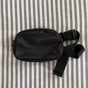 NWOT Lole Jamie Belt Bag